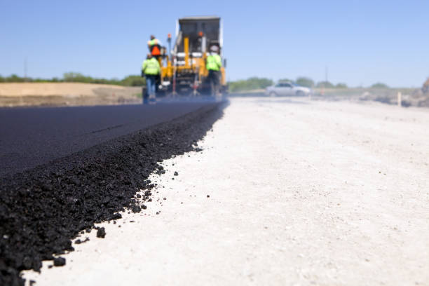 Best Driveway Paving Contractor  in Kiln, MS